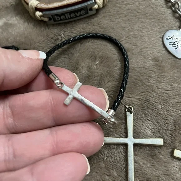 Lot of Religious Jewelry Bundle Silver Crosses - Picture 7 of 9